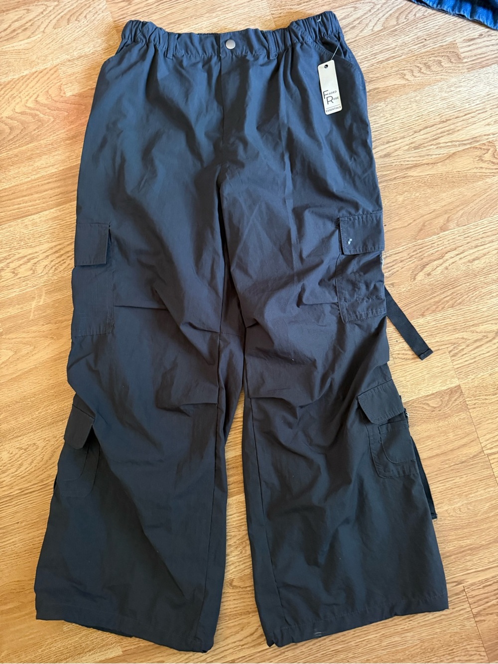 Women’s Black Cargo Jogger Pants with Utility Pockets